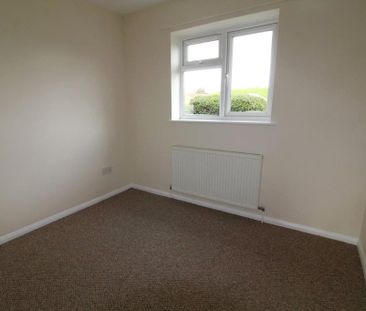 2 bedroom bungalow to rent - Photo 2