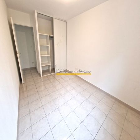 Appartement T3 avec balcon et parkings privés dans résidence sécurisée avec piscine - Photo 2