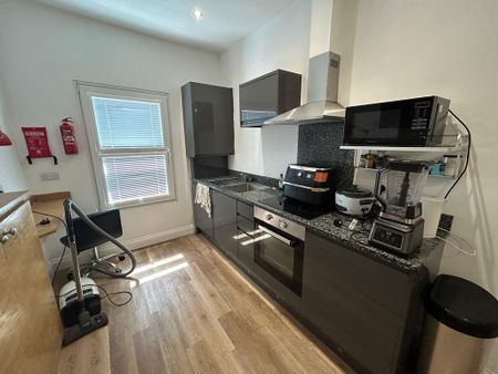 Studio to rent - Photo 2