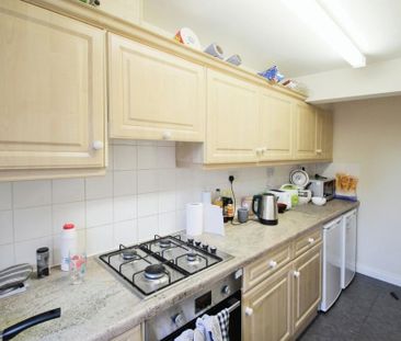 4 bedroom detached house to rent - Photo 4