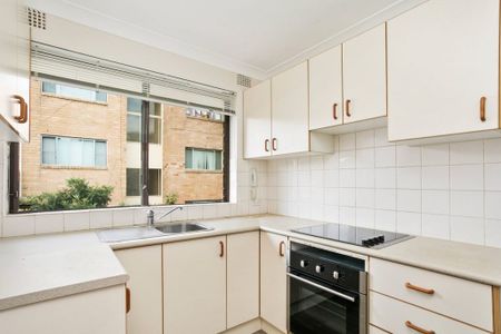 EAST FACING 2 BEDROOM APARTMENT - BY APPOINTMENT - Photo 4