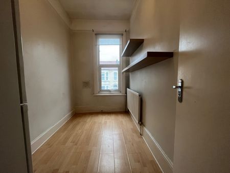 4 Bed Flat, Childebert Road, SW17 - Photo 3