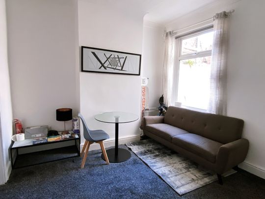 Room in a Shared House, Milford Street, M6 - Photo 1