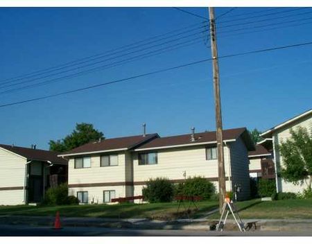 3 Bedroom Townhouse For Rent In Ogden - Photo 2