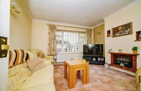 3 Bed Semi-Detached House, Swasedale Road, LU3 - Photo 2