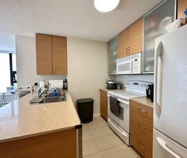 Yaletown Park 2br+2bath, 1 parking & storage $3,300/month - Photo 1