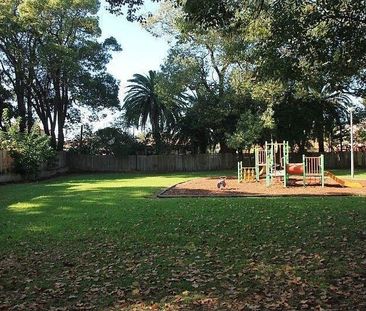Rockdale - Photo 4