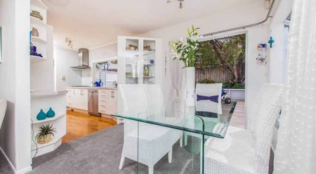 Sunny, Spacious Home in Prime Westlake Zone - Photo 5