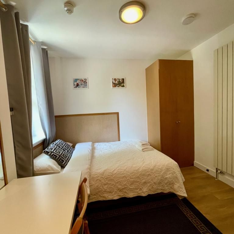 BILLS INCLUDED - Modern studio apartment to rent in Hammersmith, London W6 - Student Friendly - Photo 1