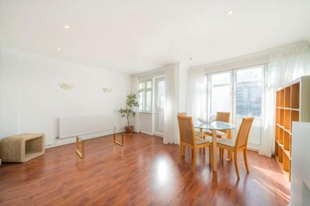 3 bedroom flat to rent - Photo 4