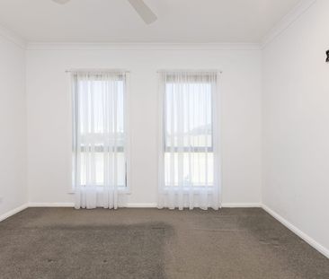 For Rent: Modern Low-Maintenance Living in a Quiet Court – 2 Curtin... - Photo 6