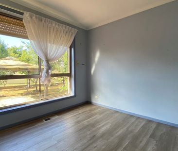 1 Flintoff Court, Mill Park VIC 3082 - Photo 2