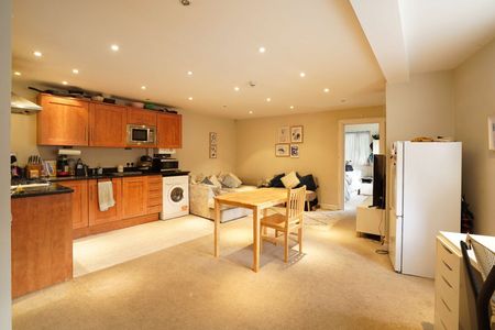 1 Bed Flat, Old Station Way, SW4 - Photo 3