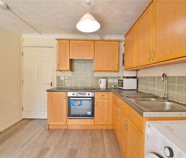 5 bedroom end of terrace house to rent - Photo 4