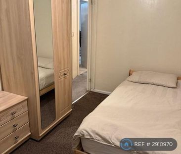 1 bedroom in a house share to rent - Photo 3