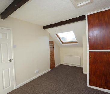 3 bedroom terraced house to rent - Photo 4