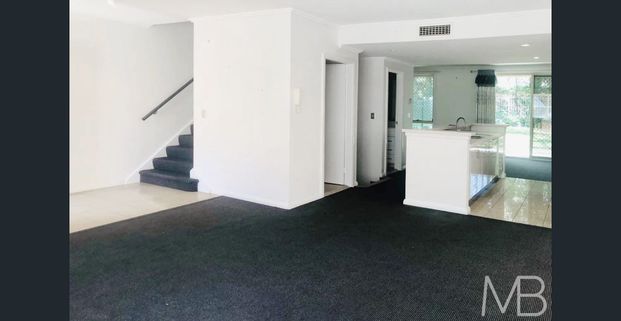 TRANQUIL YET CONVINIENT TOWNHOUSE - Photo 1