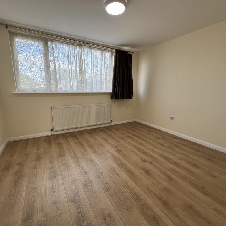 4 bedroom townhouse to rent - Photo 1