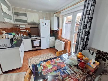 Apartament cu o camera 50mp gradina parcare zona Terezian - Fotografie 3