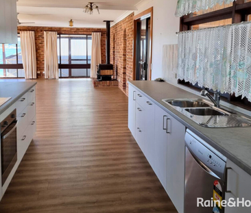 Waterfront Living with Stunning Shoalhaven River Views - Photo 1