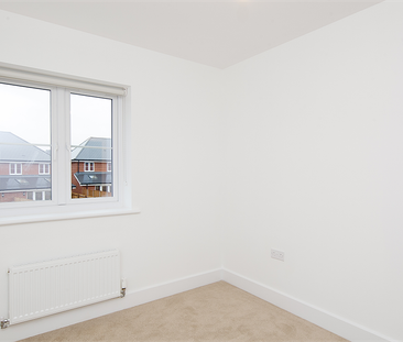 3 bedroom semi-detached house to rent - Photo 5