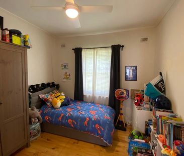 6 MONTH LEASE ONLY - NICE 3 BR FAMILY HOME IN LOVELY STREET - Photo 4