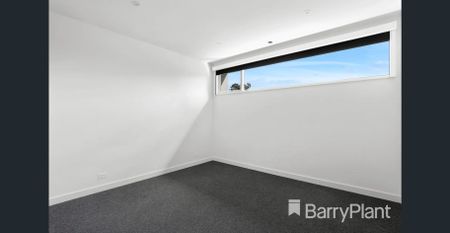 LUXURIOUS PRIVATE LIFESTYLE - Photo 2