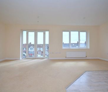 2 bedroom flat to rent - Photo 2