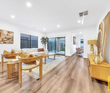 Generous Living in a Contemporary Setting! - Photo 5