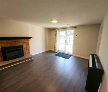 For Lease - 304 Orsi Avenue, Bradford West Gwillimbury, Ontario - Photo 1