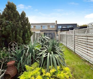 3 bedroom mid-terrace to rent Coombelands, SG8 - Photo 4