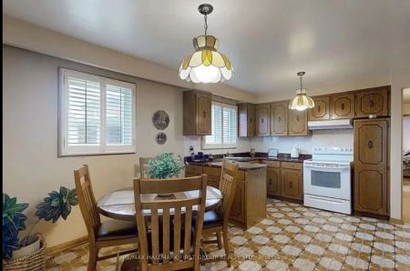 23 St. Paschal Court N #Room #1 - Photo 5