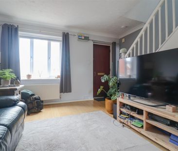 Corsican Pine Close, Newmarket - Photo 1