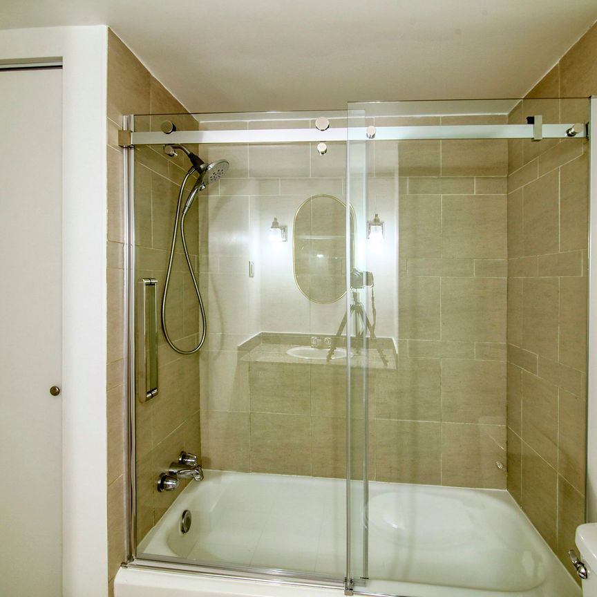 2285 Saint-Mathieu Street - Photo 1