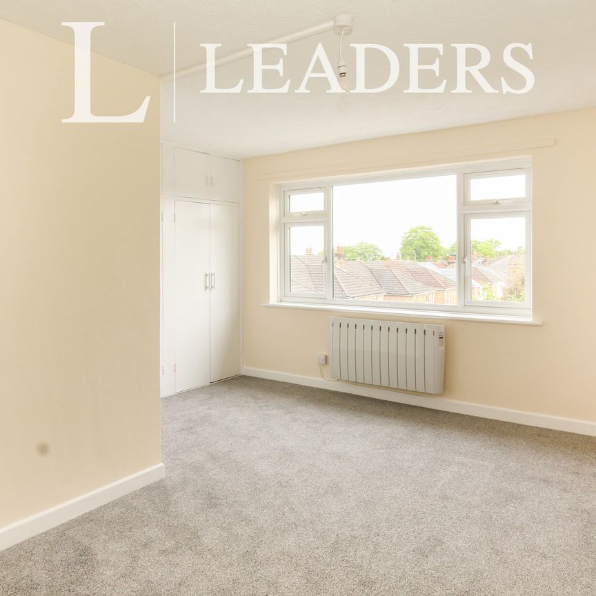 2 bedroom maisonette to rent Ashley Road, Parkstone, Poole, BH14 - Photo 1
