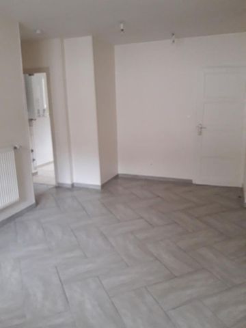 Location Appartement 3 pièces 56m² - Photo 2