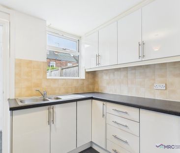 2 bedroom terraced house to rent - Photo 3