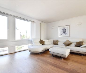 Well presented 2 bedroom penthouse apartment situated within walkin... - Photo 5