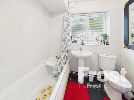 Hermitage Close, Slough, Berkshire,SL3 - Photo 5
