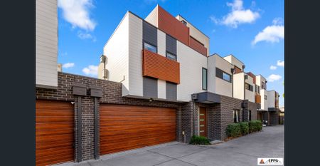 Designer Executive Residence - Photo 5