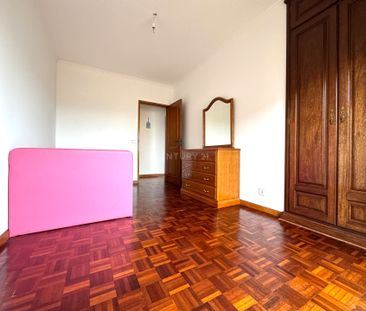 Apartamento com dois quartos, varanda e lugar de garagem em Aver-o-... - Photo 1