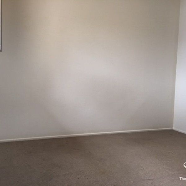 3 BEDROMM TOWNHOUSE - Warrigal State School Catchment - Photo 1