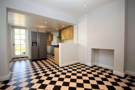 2 bedroom semi-detached house to rent - Photo 2
