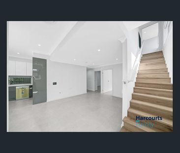 Brand New 4-Bedroom Townhouse, Your Luxurious Lifestyle in Girraween! - Photo 4