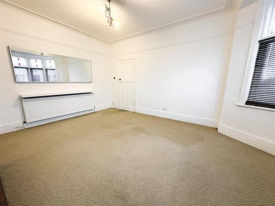 1 bedroom ground floor flat to rent - Photo 1