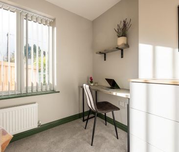 1 bedroom in a house share to rent - Photo 4