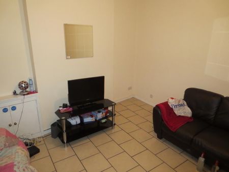 Great 6 Bedroom House, 43 Agincourt Avenue, University Quarter!, Belfast, BT7 1QA - Photo 2