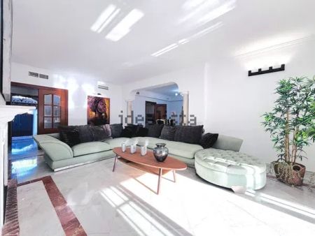 Alquiler de casa o chalet independiente en Costabella - Photo 3