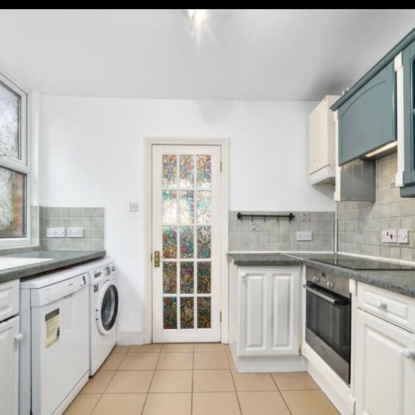 4 Bed Semi-Detached House, Woodstock Avenue, NW11 - Photo 1