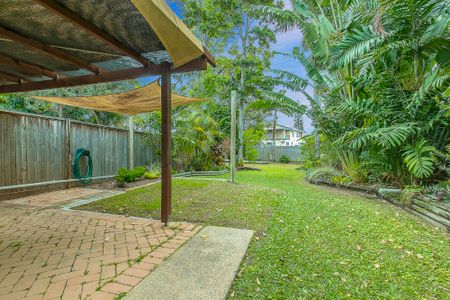 2/15 Hopkins Street, Currajong QLD 4812 - House For Rent | Domain - Photo 3